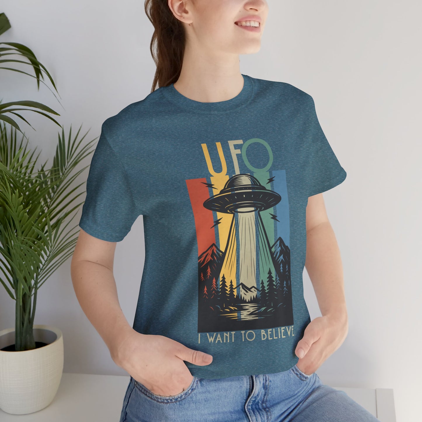 UFO I Want to Believe Graphic Tee, Unisex T-Shirt, Alien Shirt, Space Lover Gift, Retro Style Tee, Fun Casual Wear