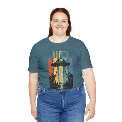 UFO I Want to Believe Graphic Tee, Unisex T-Shirt, Alien Shirt, Space Lover Gift, Retro Style Tee, Fun Casual Wear